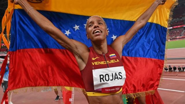 A 13 días de su operación Yulimar Rojas comenzó su rehabilitación