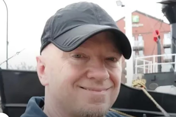 Tiene 52 años, tuvo 180 hijos y es considerado el padre más prolífico del mundo