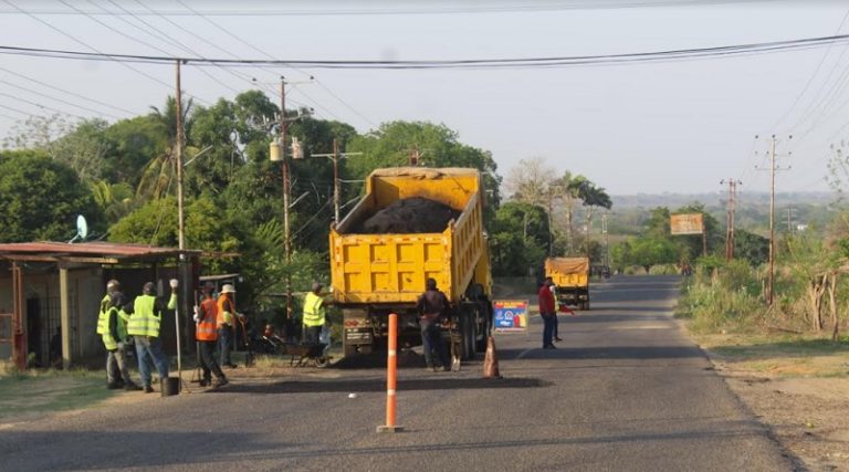 Inició la rehabilitación de vías en la Troncal 14 de Guárico