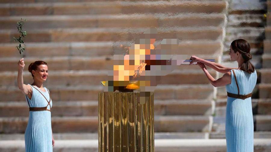 La llama olímpica ya va rumbo a París 2024 tras ser encendida en Grecia