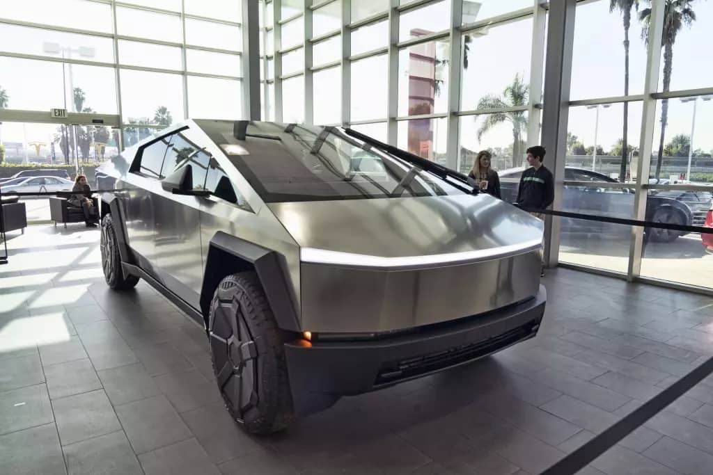 Tesla emite aviso de reparación para cerca de 4.000 Cybertruck por problemas con acelerador