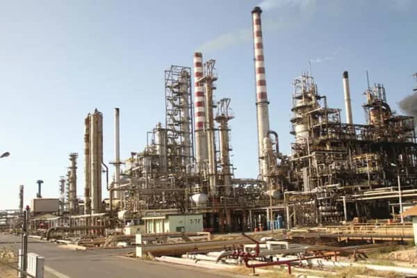 PDVSA instala equipo eléctrico para reactivar planta destiladora en la refinería Cardón