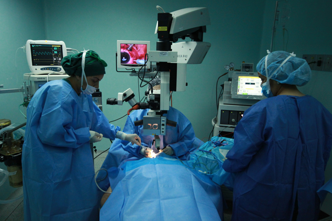 En materia de salud: gobernador de Carabobo anunció reimpulso al servicio de oftalmología de la CHET