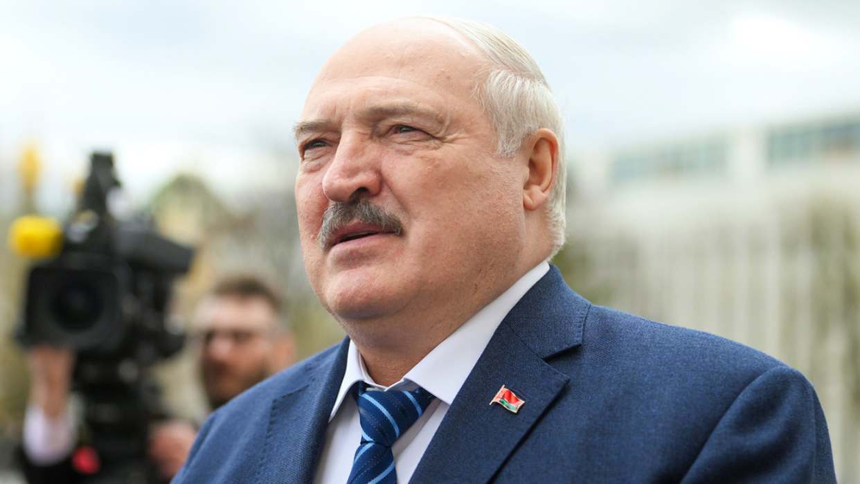 Lukashenko: «Es un muy buen momento para que Ucrania tome una decisión»