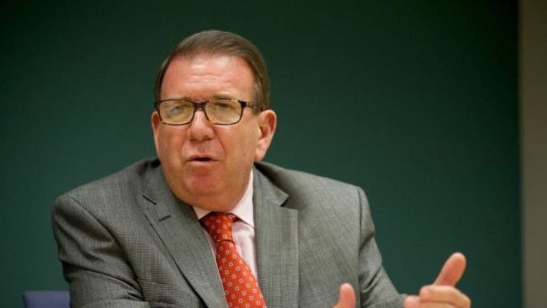 ¿Quién es Edmundo González, el nuevo candidato de la plataforma unitaria?