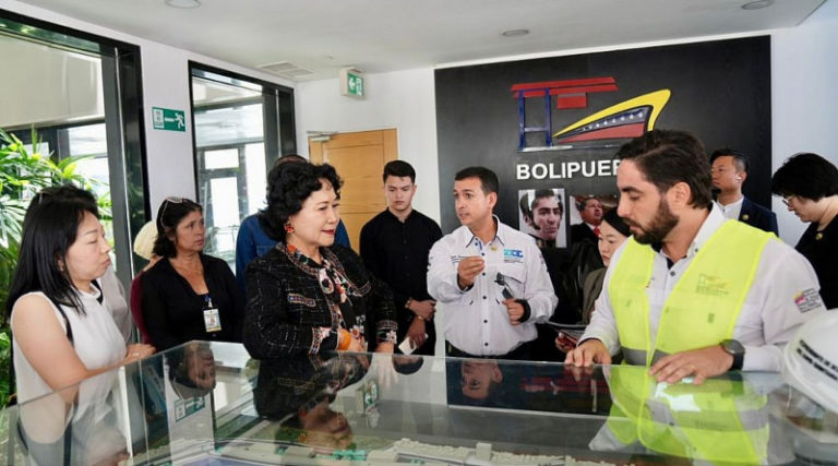 Inversionistas y académicos chinos conocen ZEE La Guaira ¡Conoce los detalles!