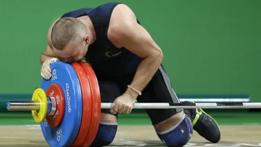 ¡Luto en los Juegos Olímpicos! Fällece haltero ucraniano en conflicto bélico