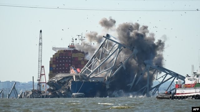 Se realizó demolición controlada de puente colapsado en Baltimore
