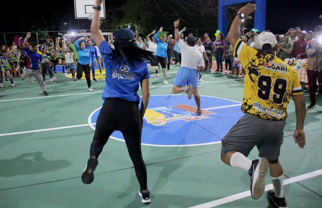 1×10 del Buen Gobierno rehabilita cancha para seis comunidades en Barinas