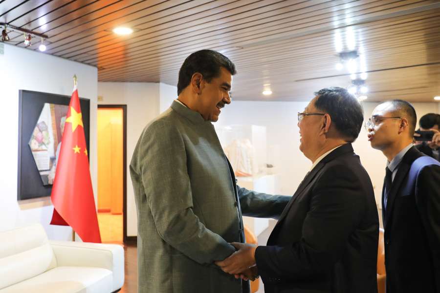 Presidente Maduro recibe delegación china para revisar alianza estratégica