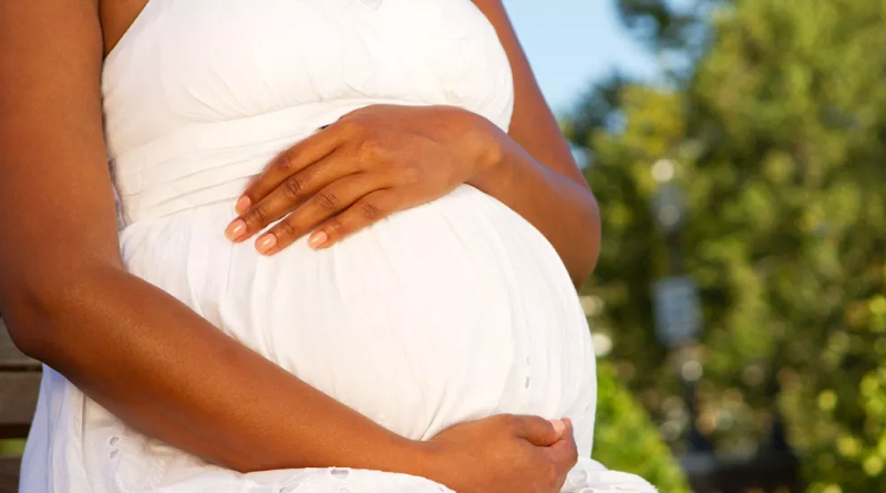 ¡Lo más reciente! Análisis indica que embarazo en jóvenes adultas aumenta el envejecimiento biológico