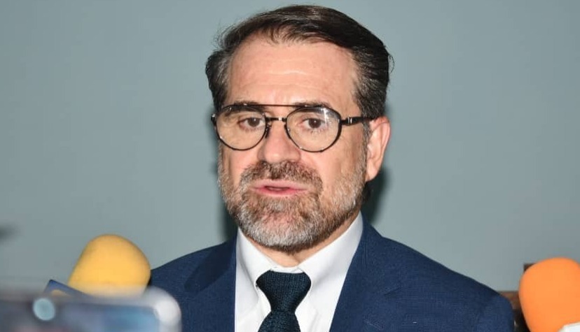 Lacava prepara decreto para reducir horario laboral del sector público por la crisis eléctrica en Carabobo