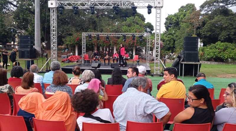 Sonaron los tambores de una delegación egipcia y las cuerdas del cantor Oswaldo Musset en la Casona Cultural Aquiles Nazoa