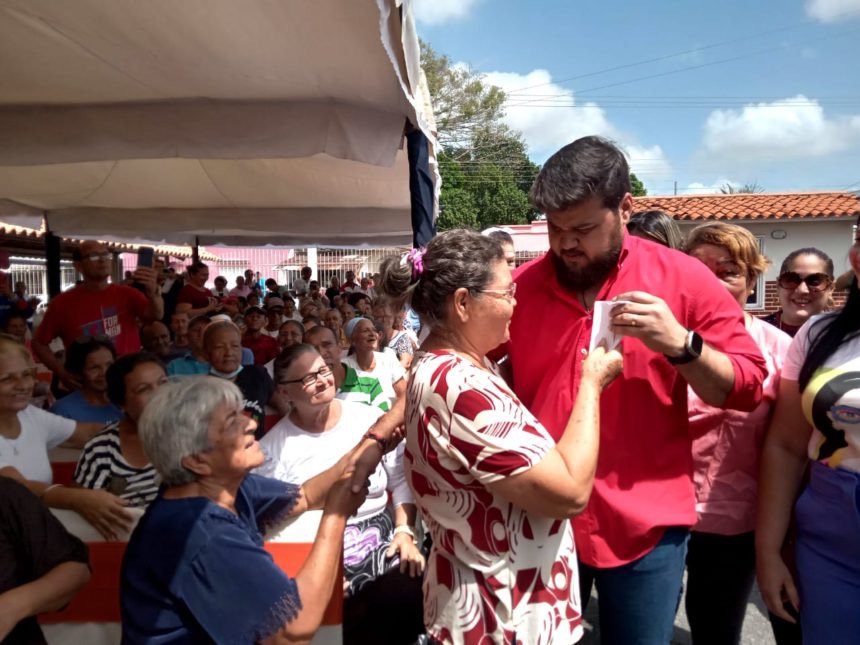 Este 29M el gobernador Ernesto Luna benefició a más de 350 adultos mayores en la jornada “Más años, más amor”
