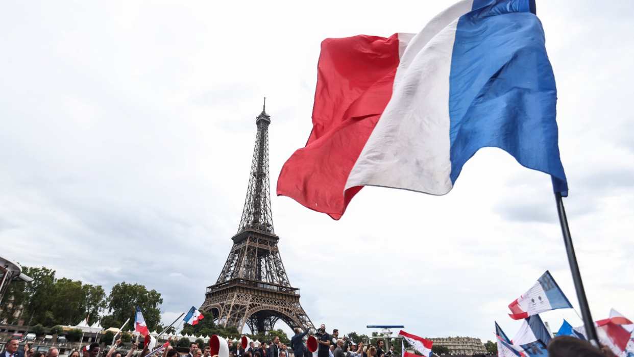 Francia recibe la antorcha de París 2024 para relanzar el fervor por los Juegos