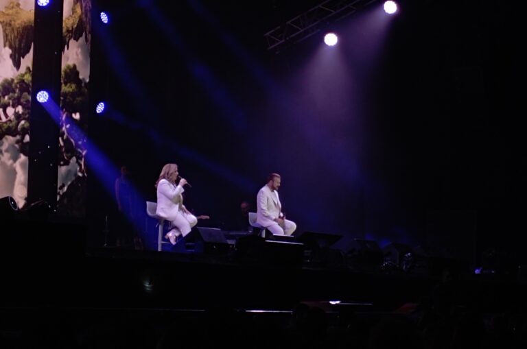 Dúo argentino Pimpinela deslumbró en el CCCT con un concierto dedicado a las madres