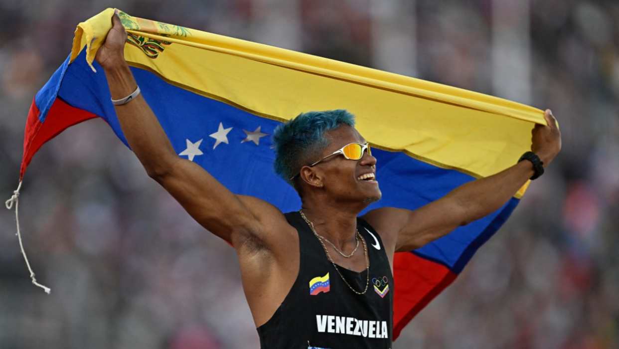 Venezolano José Maita logra la medalla de plata en el Iberoamericano de Atletismo