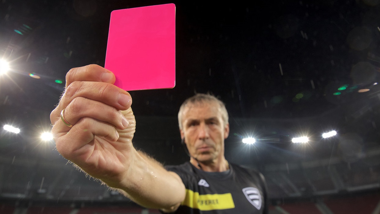 La Conmebol anuncia la implementación de la tarjeta rosa: ¿para qué sirve? (+ Detalles)