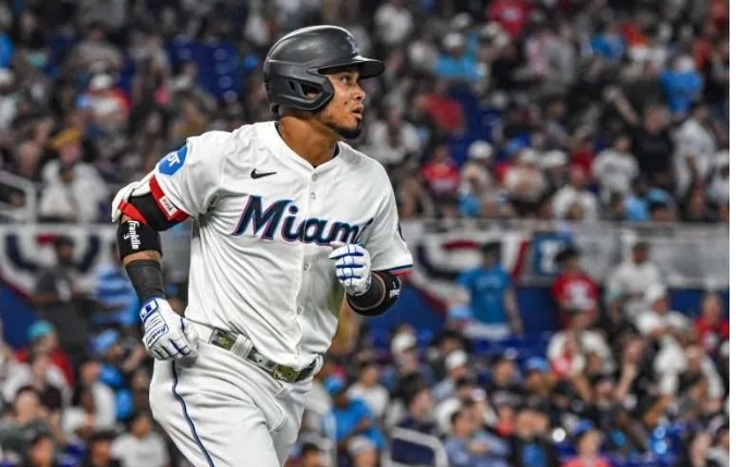 ¡La regadera cambia de equipo! Luis Arráez fue traspasado de los Marlins de Miami a los Padres de San Diego (+ Detalles)
