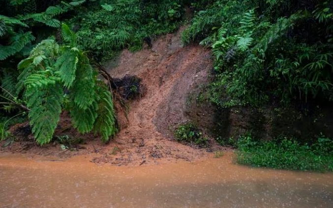 Lluvias en Puerto Rico dejan inundaciones, derrumbes y cierre de carreteras: alerta continúa este miércoles