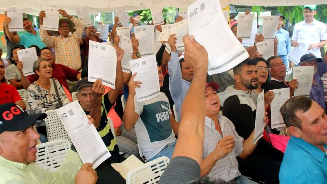 Entregan 361 títulos de tierras a campesinos en Barinas (+ Detalles)