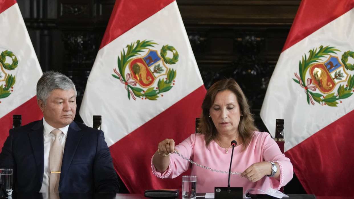 «Basta de orquestar situaciones»: Boluarte se enerva ante investigaciones y descarta renunciar