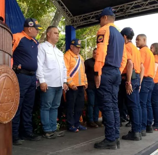Juramentan brigadas para atender lluvias en Caracas (+ Detalles)
