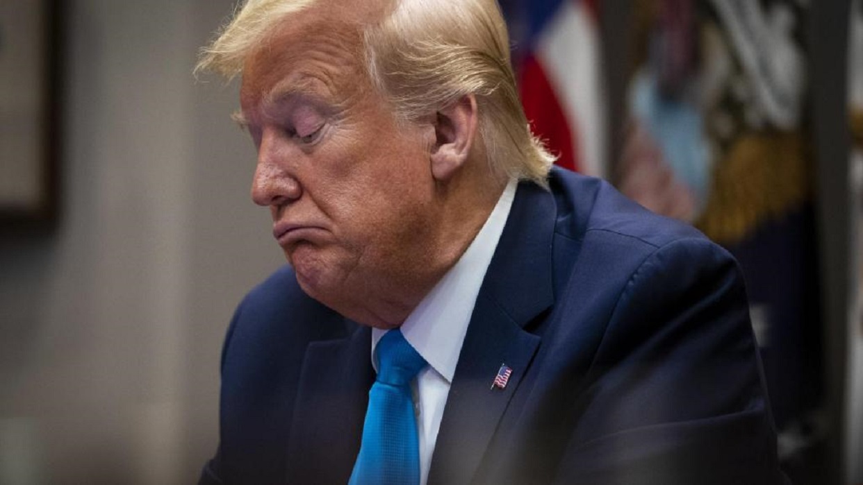 Exabogado gestionó 420.000 dólares en cheques firmados por Trump para acallar a Daniels