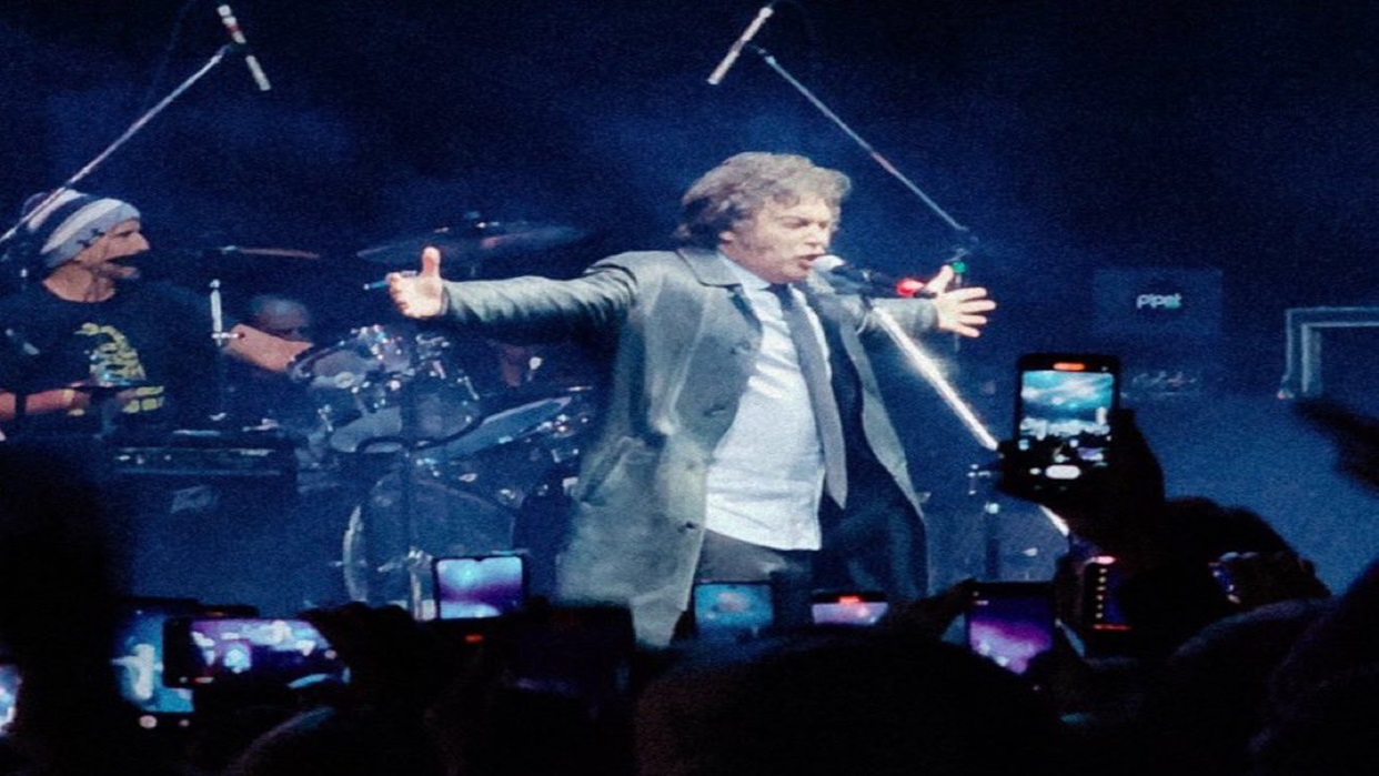 «¡Yo soy el rey!»: Milei protagoniza un show de rock en medio de una Argentina empobrecida