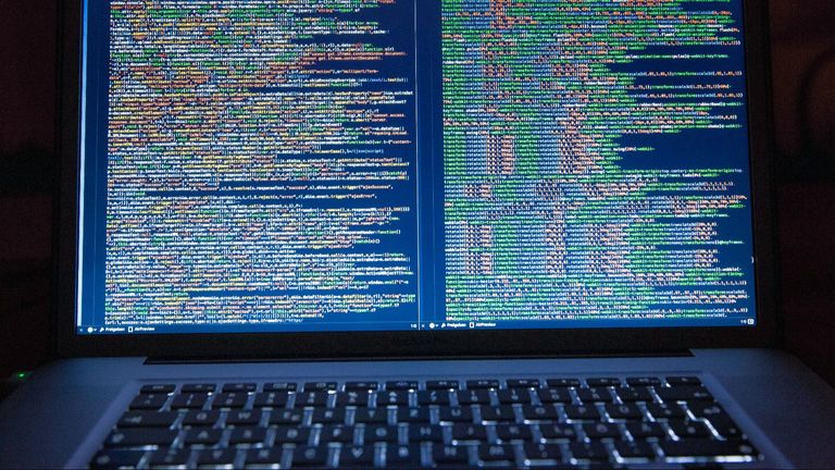 La teoría del ‘Internet muërto: los bots ya hacen el 50% de las publicaciones diarias en las redes sociales