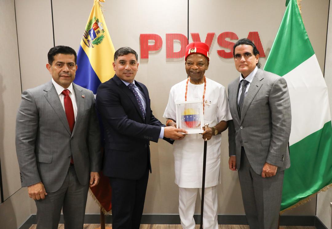 Ministro de Petróleo de Venezuela busca promover inversión energética en encuentro con la empresa Atlas Oranto