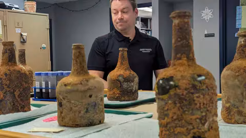 EEUU Descubrieron que hace 250 años George Washington almacenó docenas de botellas con cerezas