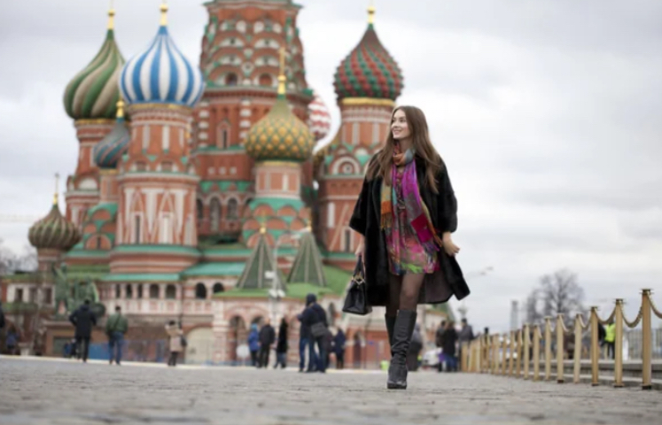 Influencer rusa busca esposo mexicano y está dispuesta a mantenerlo (+ Video)