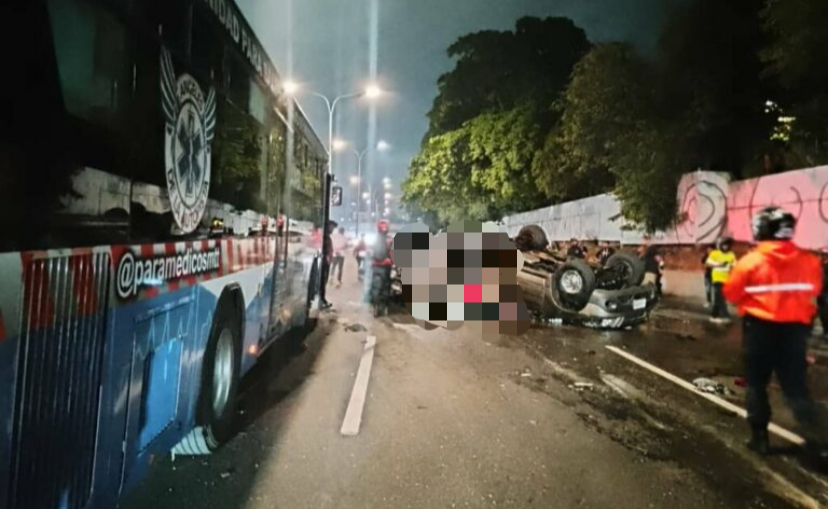 Accidente múltiple en la autopista Francisco Fajardo deja dos heridös (+ Detalles)