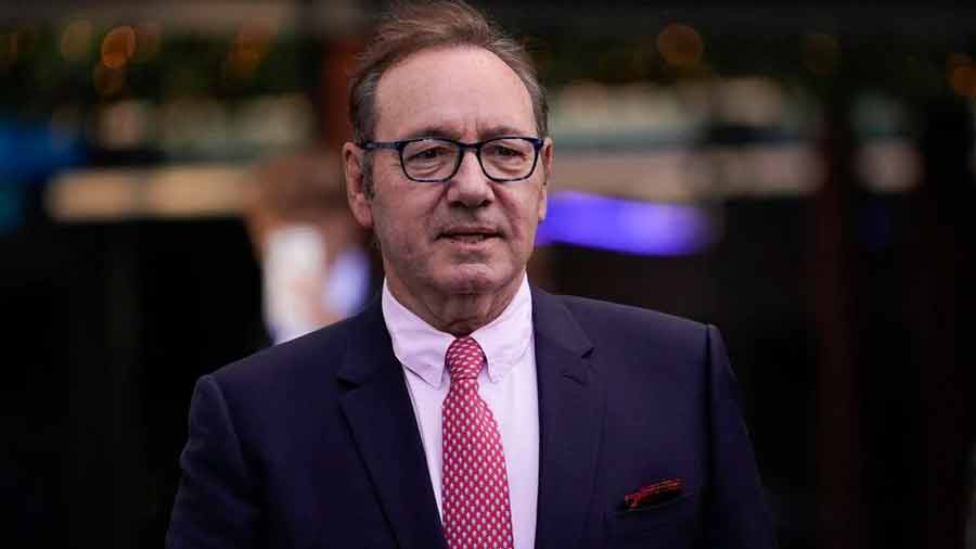 Kevin Spacey rompe a llorar al confesar que están embargando su casa: “No estoy seguro de dónde voy a vivir”