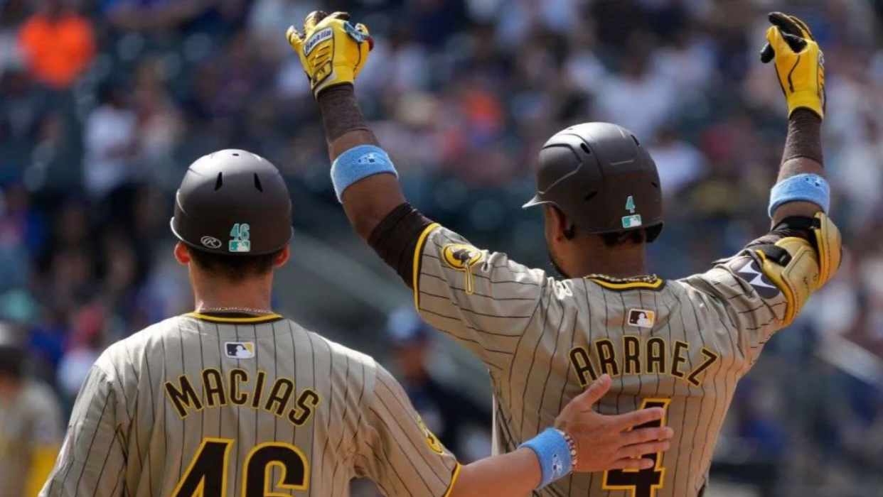 Luis Arráez se convierte en el primer jugador con 100 hits en la MLB en 2024