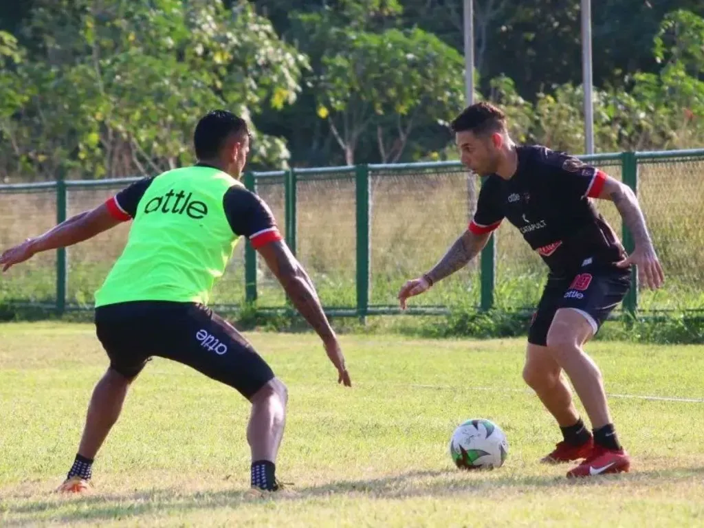 ¡Bienvenido al naranja! José Alí Meza vestirá camiseta de deportivo La Guaira
