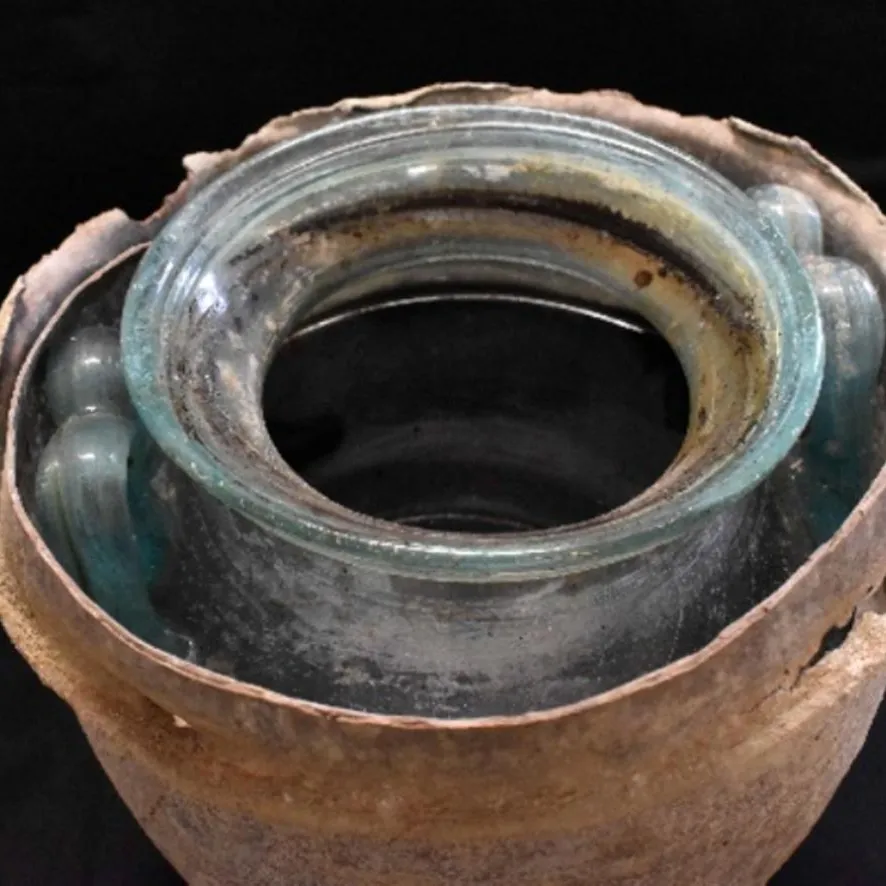 Hallan el vino líquido más antiguo del mundo en una tumba romana de 2.000 años de antigüedad