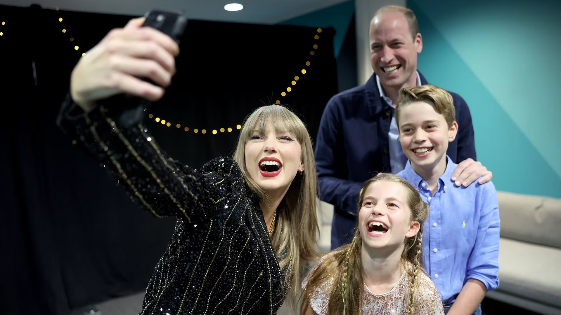 Taylor Swift posó junto al príncipe William y sus hijos tras un concierto en Londres