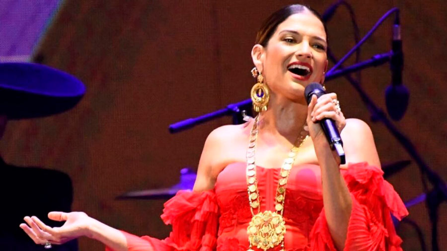 Natalia Jiménez retumbó con su voz el Poliedro de Caracas con «Antología 20 años tour»