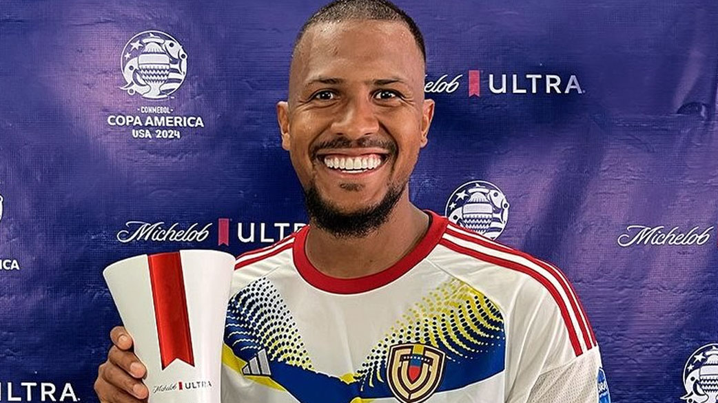 El delantero Salomón Rondón fue elegido MVP en el debut de la Vinotinto