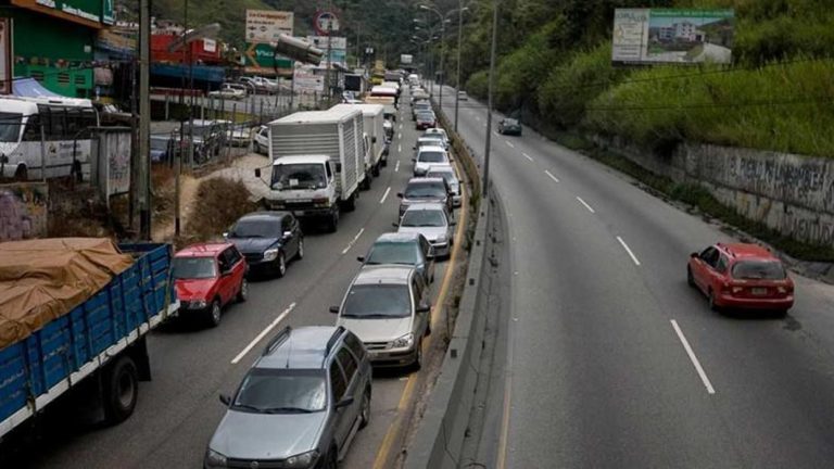 Realizan reemplazo de señalizaciones en varias vías del estado Miranda (+ Detalles)