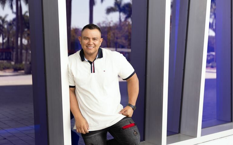 Venezolano Josué Echeto es galardonado como “Restaurador gastronómico con proyección internacional”