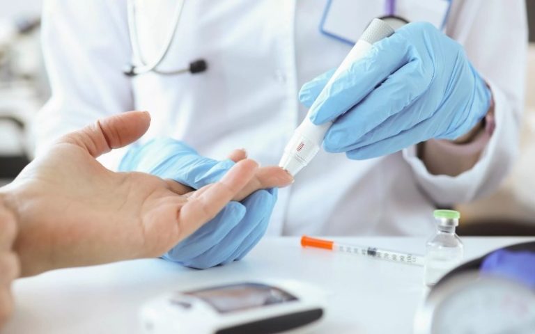 Desarrollan un nuevo método no invasivo para medir la glucosa en pacientes diabéticos