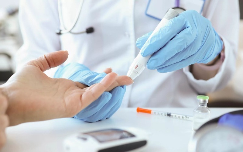 Desarrollan un nuevo método no invasivo para medir la glucosa en pacientes diabéticos