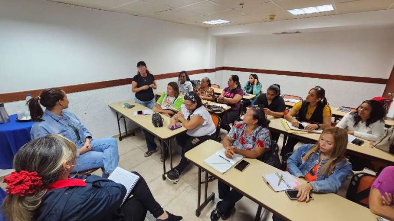 Alcaldía de Maturín y Banco Bicentenario brindan orientaciones financieras a emprendedores
