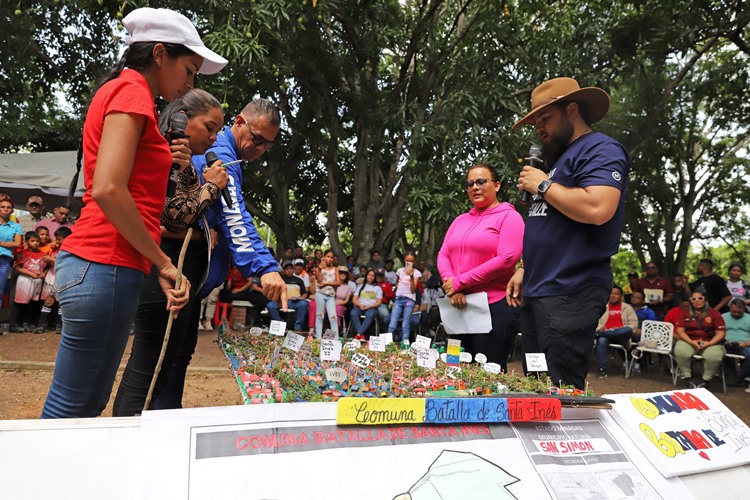 Gobernador Ernesto Luna aprobó proyectos sociales en la comuna Batalla de Santa Inés