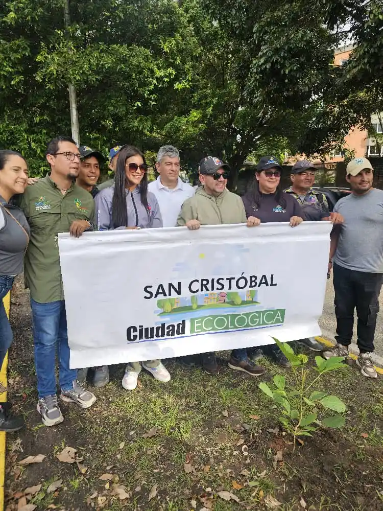 En San Cristóbal sembrarán 4 mil árboles policromáticos como parte del Plan Nacional de Reforestación