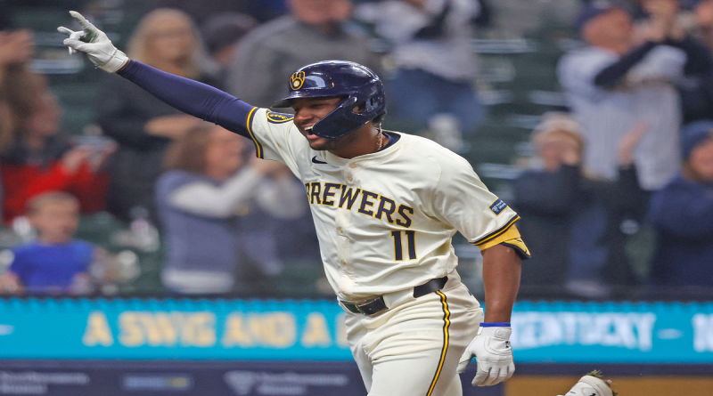 Venezolano Jackson Chourio conecta su primer Grand Slam en las Grandes Ligas