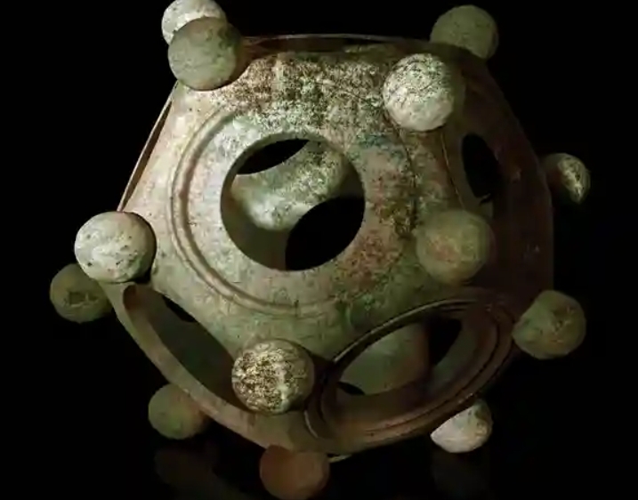 Estos 5 extraños objetos siguen desconcertando a arqueólogos